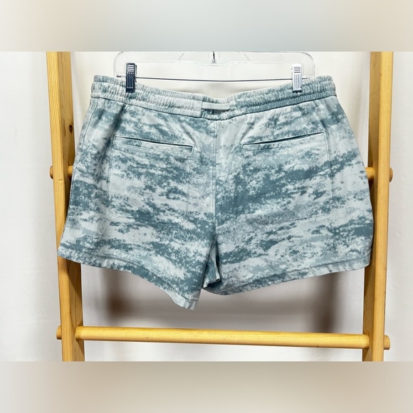 ATHLETA Blue and white Fog Camo FARALLON shorts size XL - Picture 6 of 14